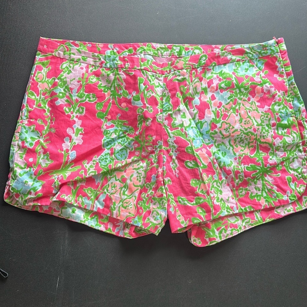 Lilly Pulitzer Southern Charm Shorts size 14– vintage pink tag